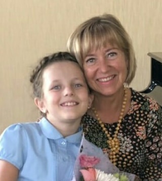 Larysa with students
